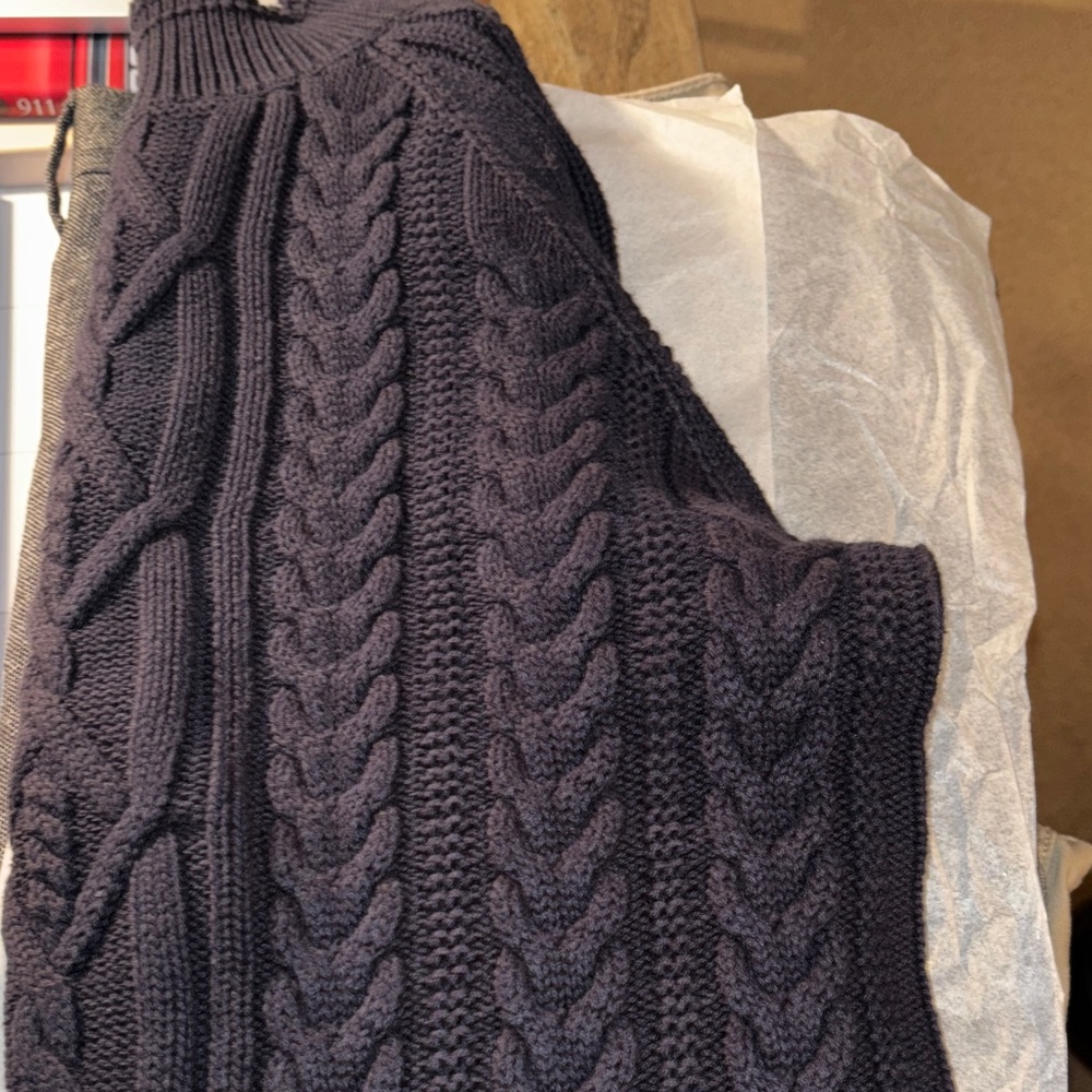 American Eagle Outfitters sweater